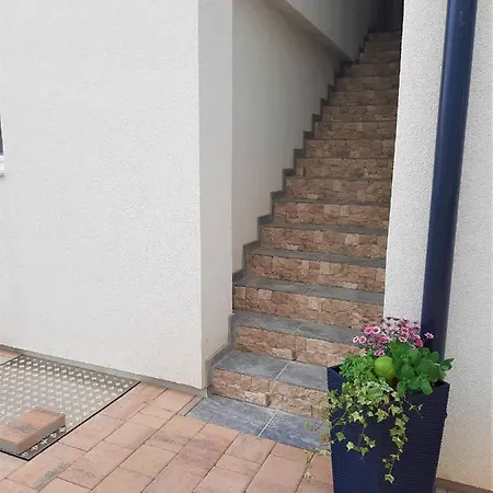 Bamboo Apartment Nin
