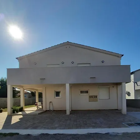 Bamboo Apartment Nin